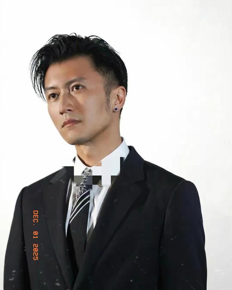 谢霆锋太让人意外了！
这次香港火灾其他明星有的捐100万，有的捐50万，还有的捐