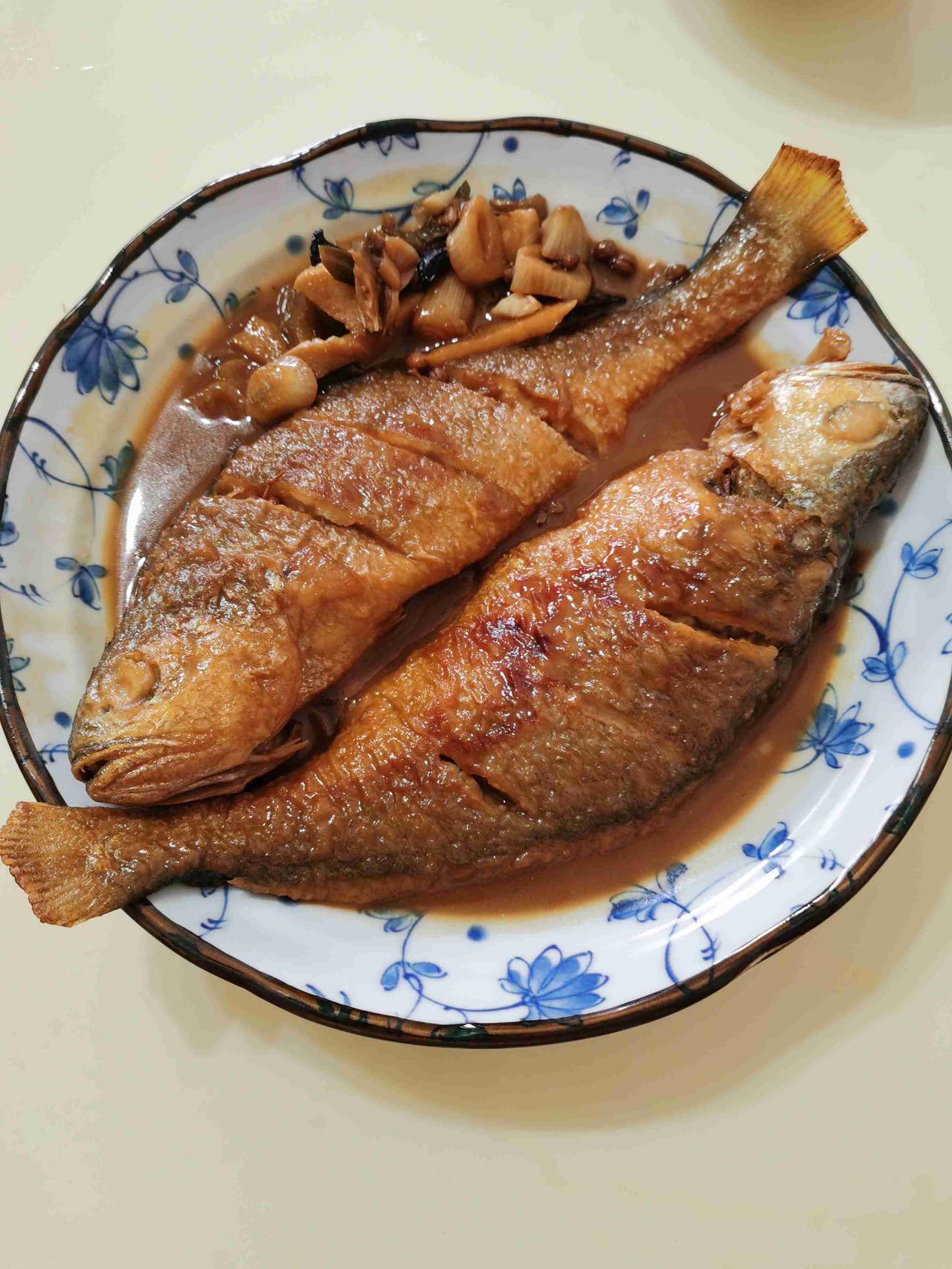 我不是吃货，
我只是对美食比较负责任。
带定位晒今日生活
我的今日状态：😁轻松