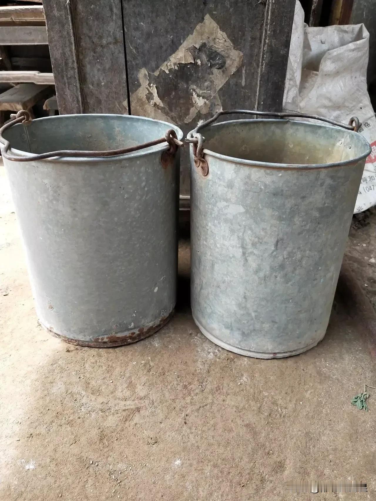 记得小时候，水桶也叫水筲，水桶为什么叫水筲，据说是因为在农村，水桶一般是用木头竹