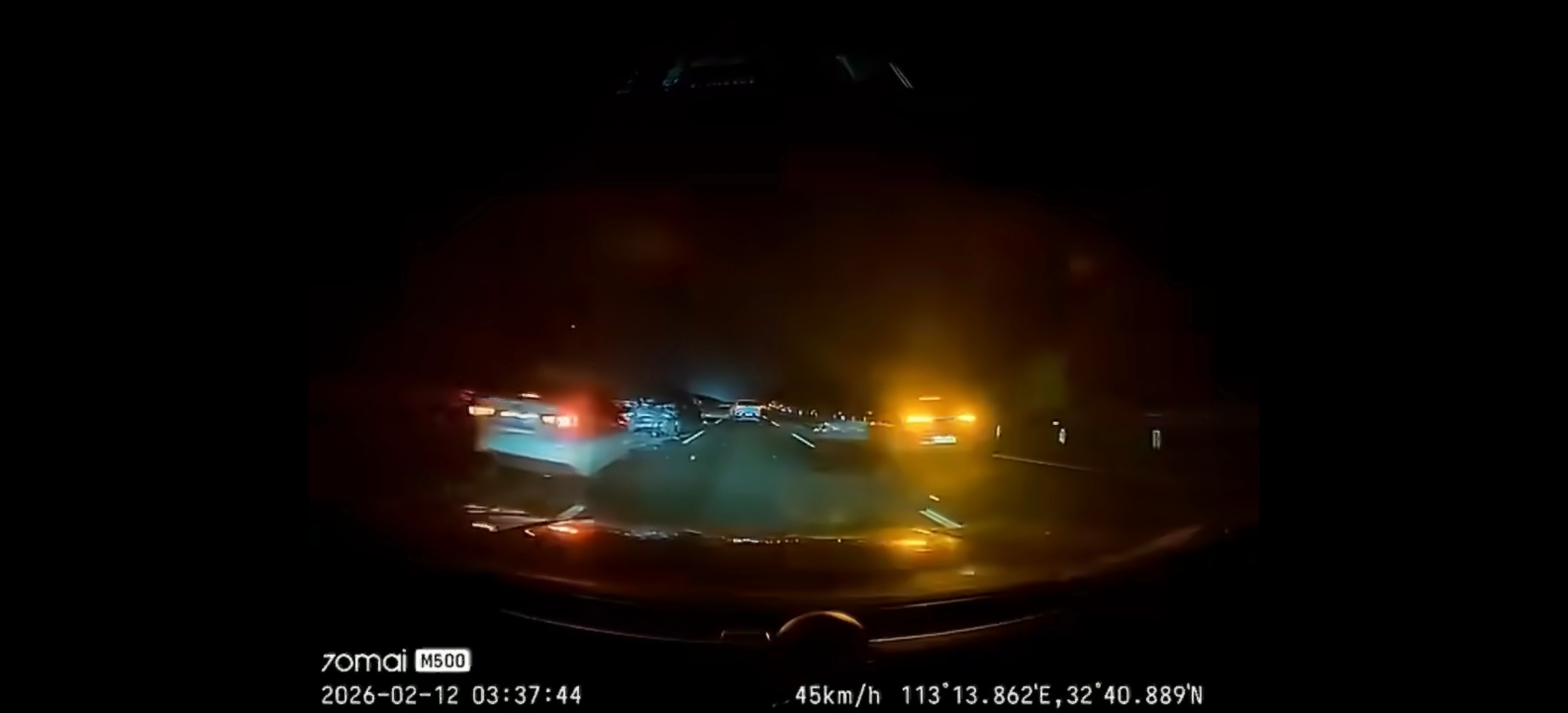 30秒内3次预警救了一车人凌晨高速视线差还容易犯困，真的太危险了。还好有鹰眼守护