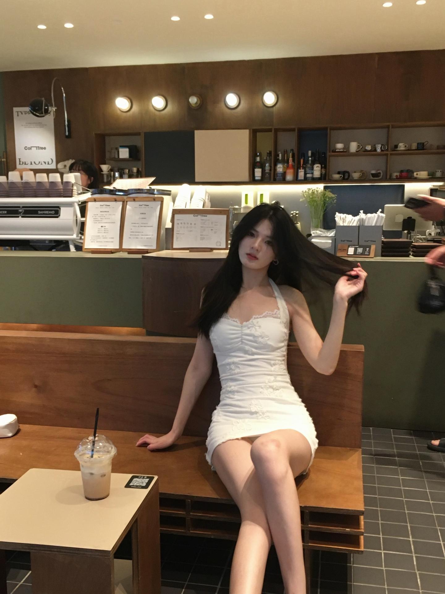 19号约会能不能带上我我光吃饭不说话。