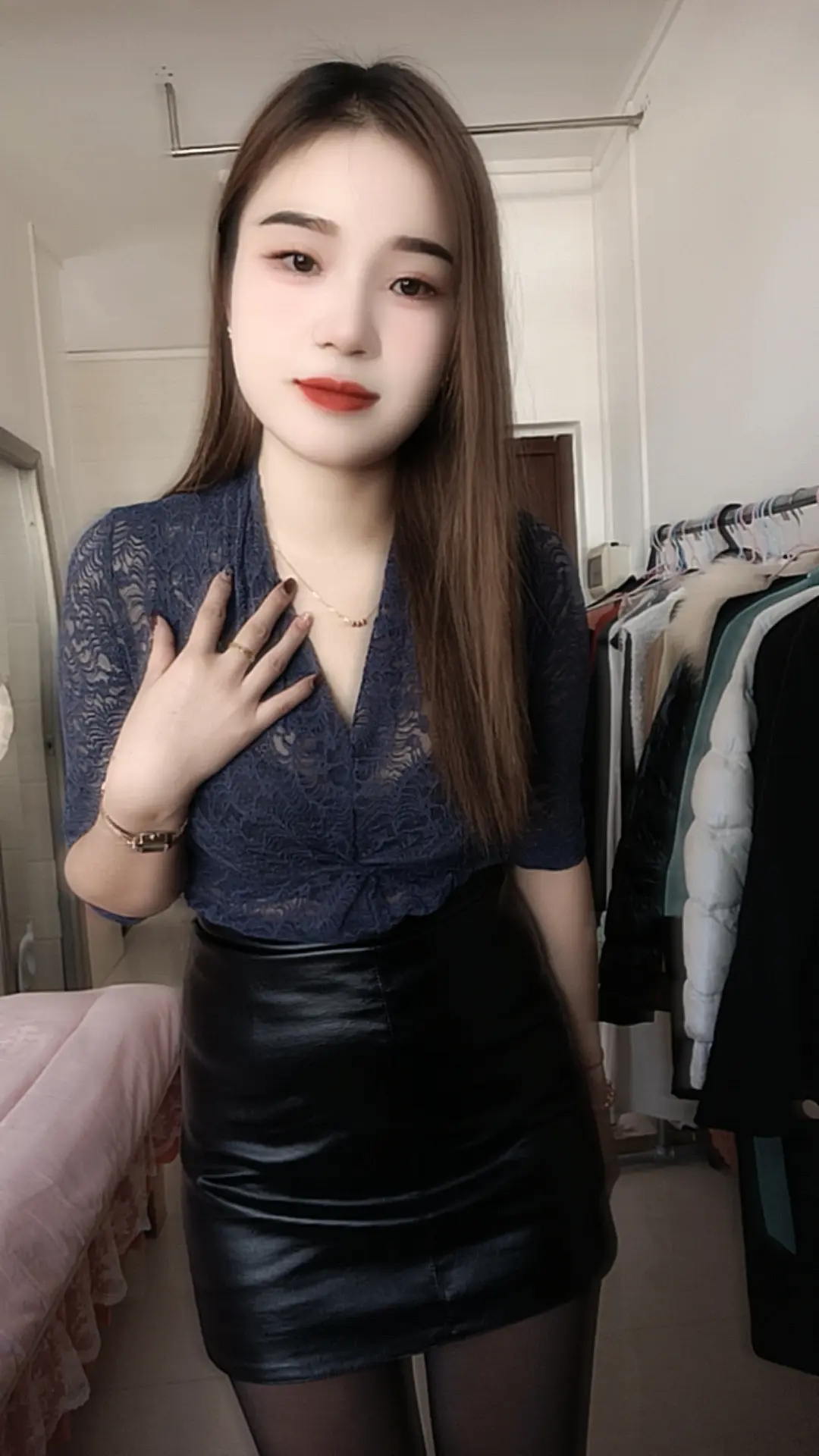 岁月是一面镜子，照己，照人，照过往。