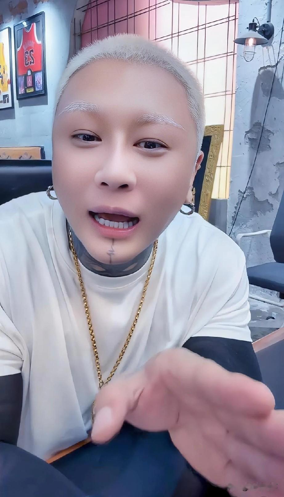方丈自责不会捧艺人，他们比我能力厉害多了，对不起大地两口子，我不是个称职的家长，