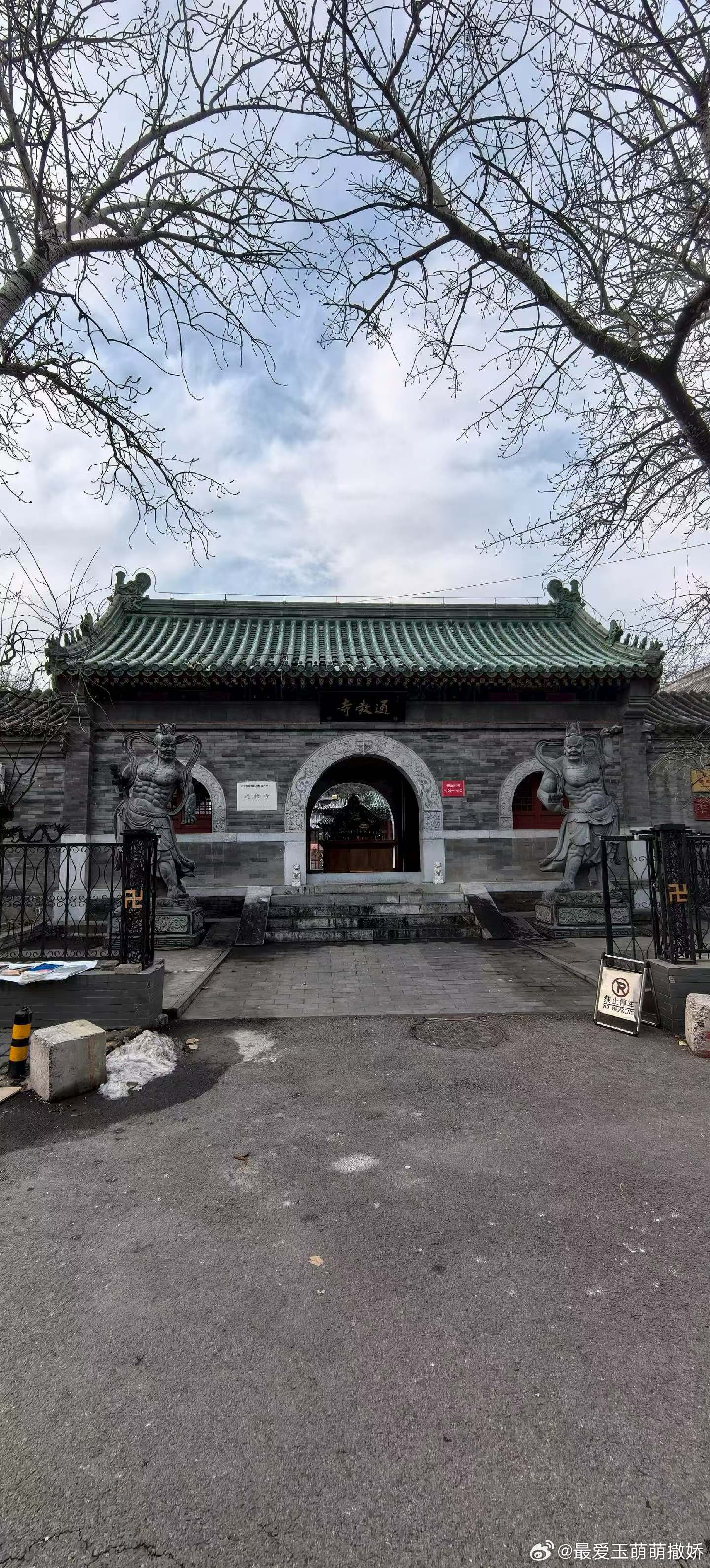 生活手记爱到最后会累，是因为热情在日复一日的消耗里慢慢降温。曾经满心满眼的欢喜，