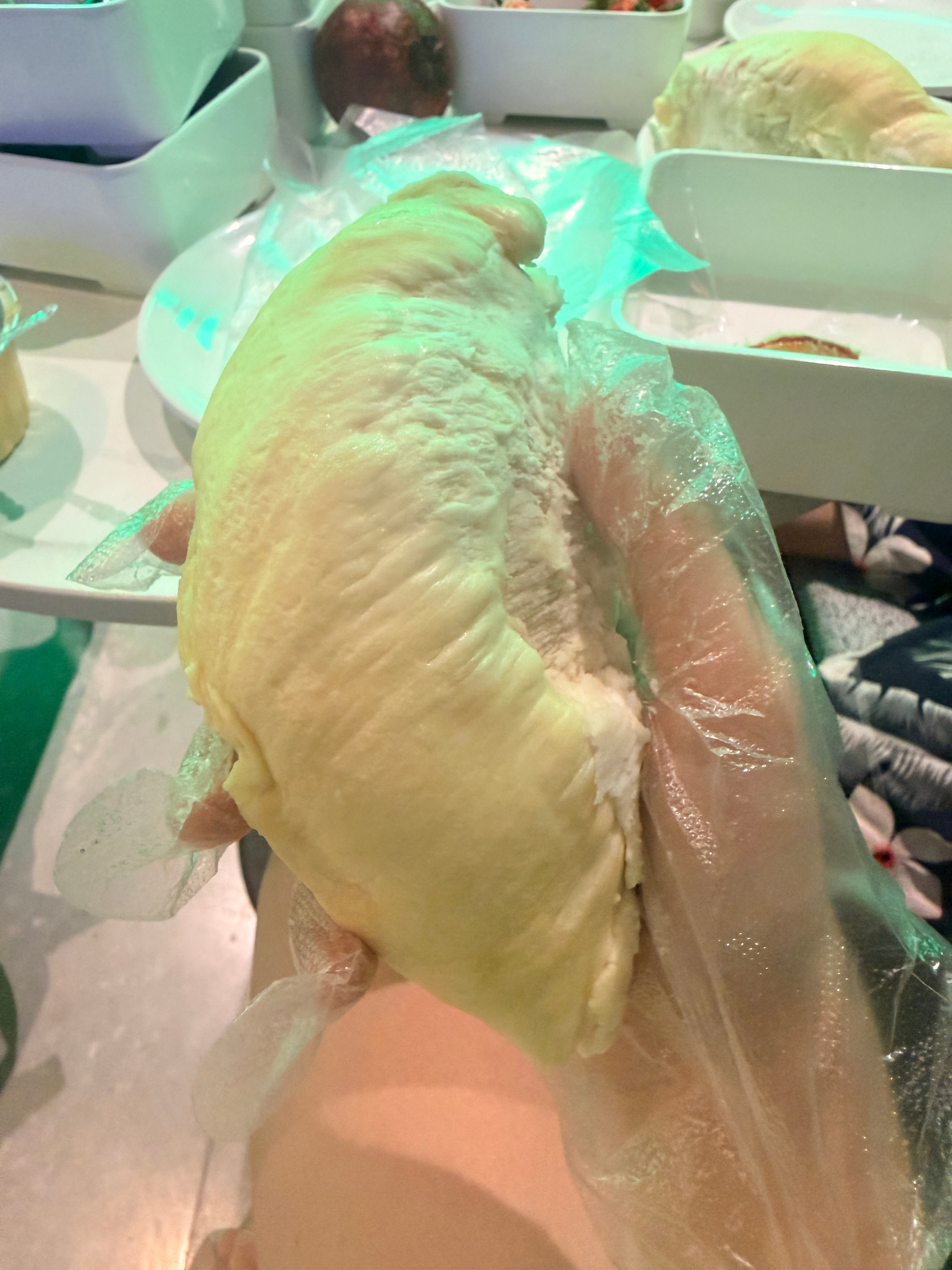 又想吃榴莲了 连去三次汤泉已上瘾