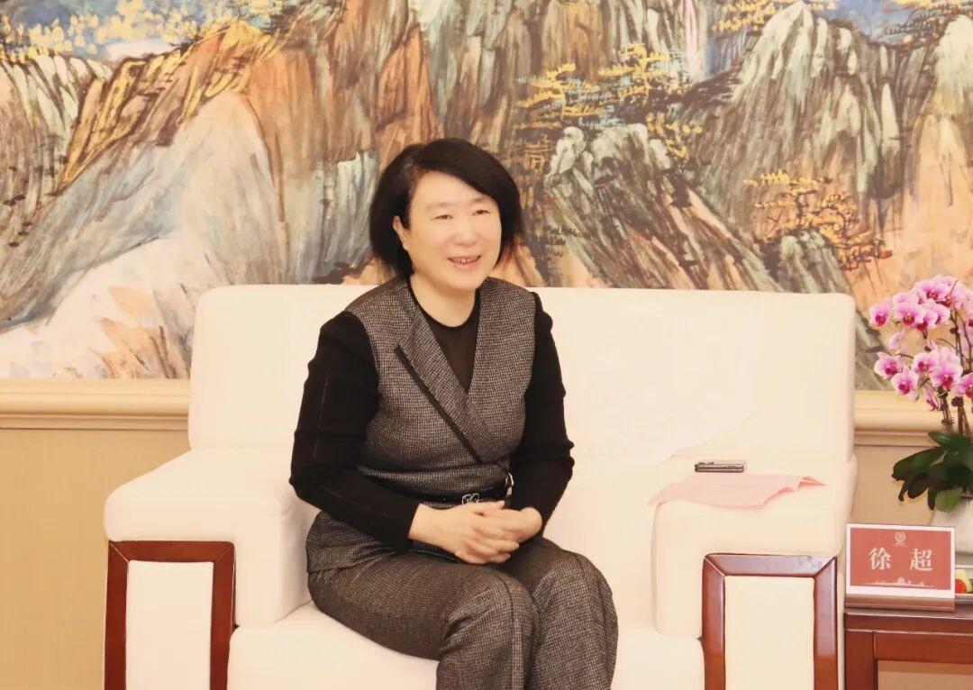 齐商银行党委书记、董事长徐超，党委副书记、行长王冬青，齐商银行西安分行党委书记、