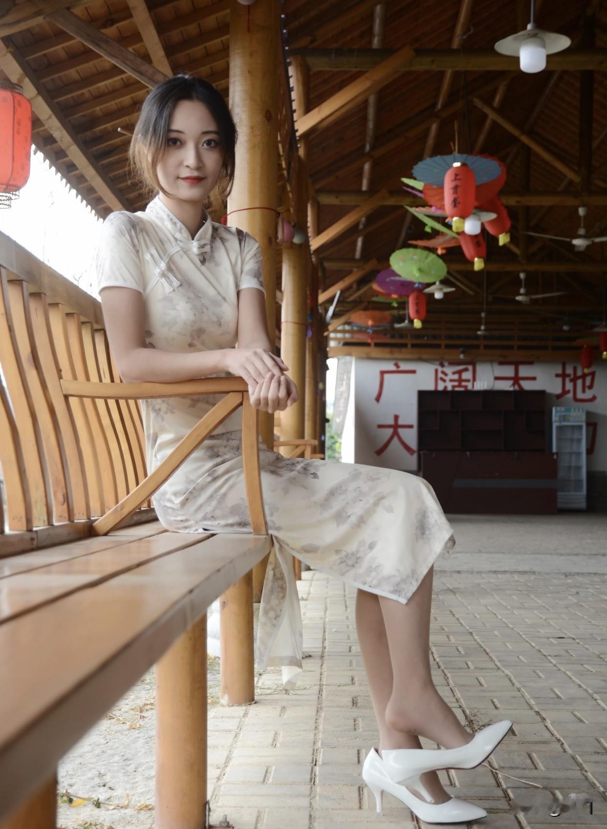 女性人像摄影作品如何有高级感?想让女性人像摄影作品有高级感，构图和场景运用很关键