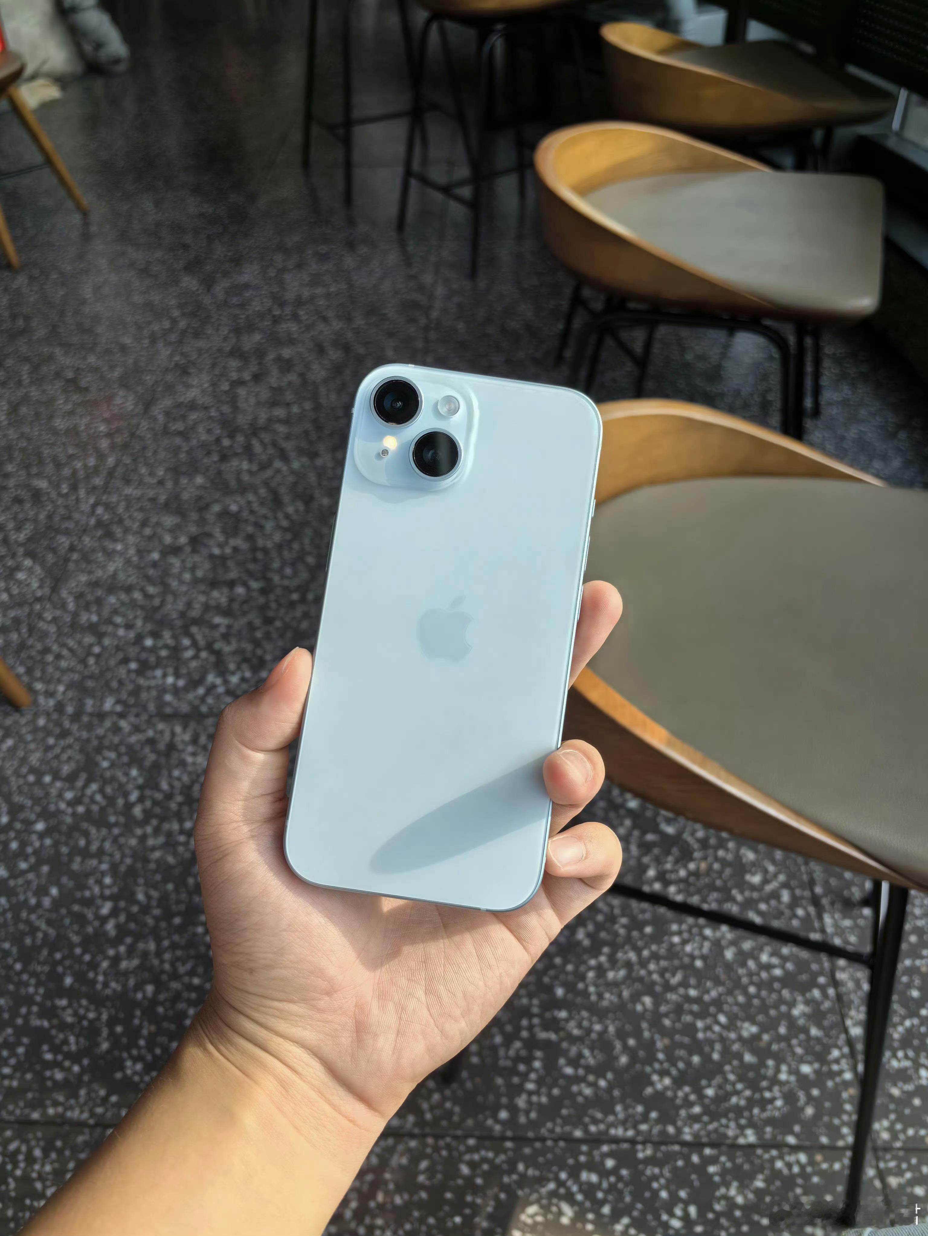 #双11买哪款iPhone最划算#非iPhone不买的话，还是iPhone 15