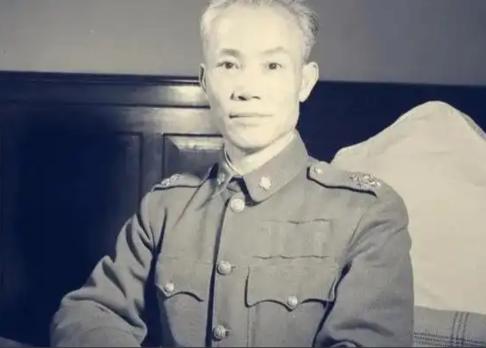 96岁陈诚贴身副官坦言：世人皆言国军败于兵心涣散，可真正拖垮他们的是1944年那
