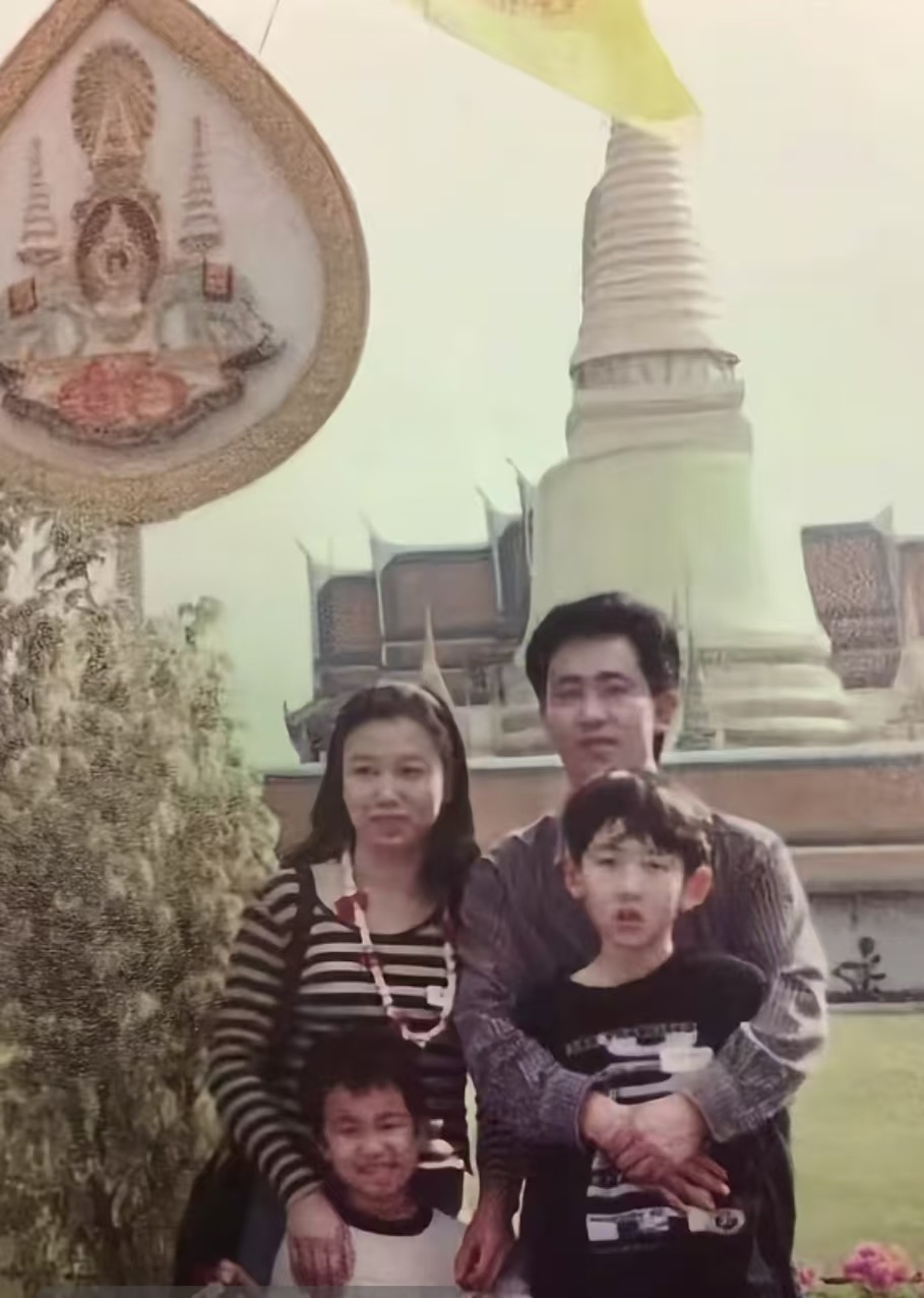 30年前的他们，如果时光倒回到30年前，还会选择首富式人生路吗？平行世界是，他还
