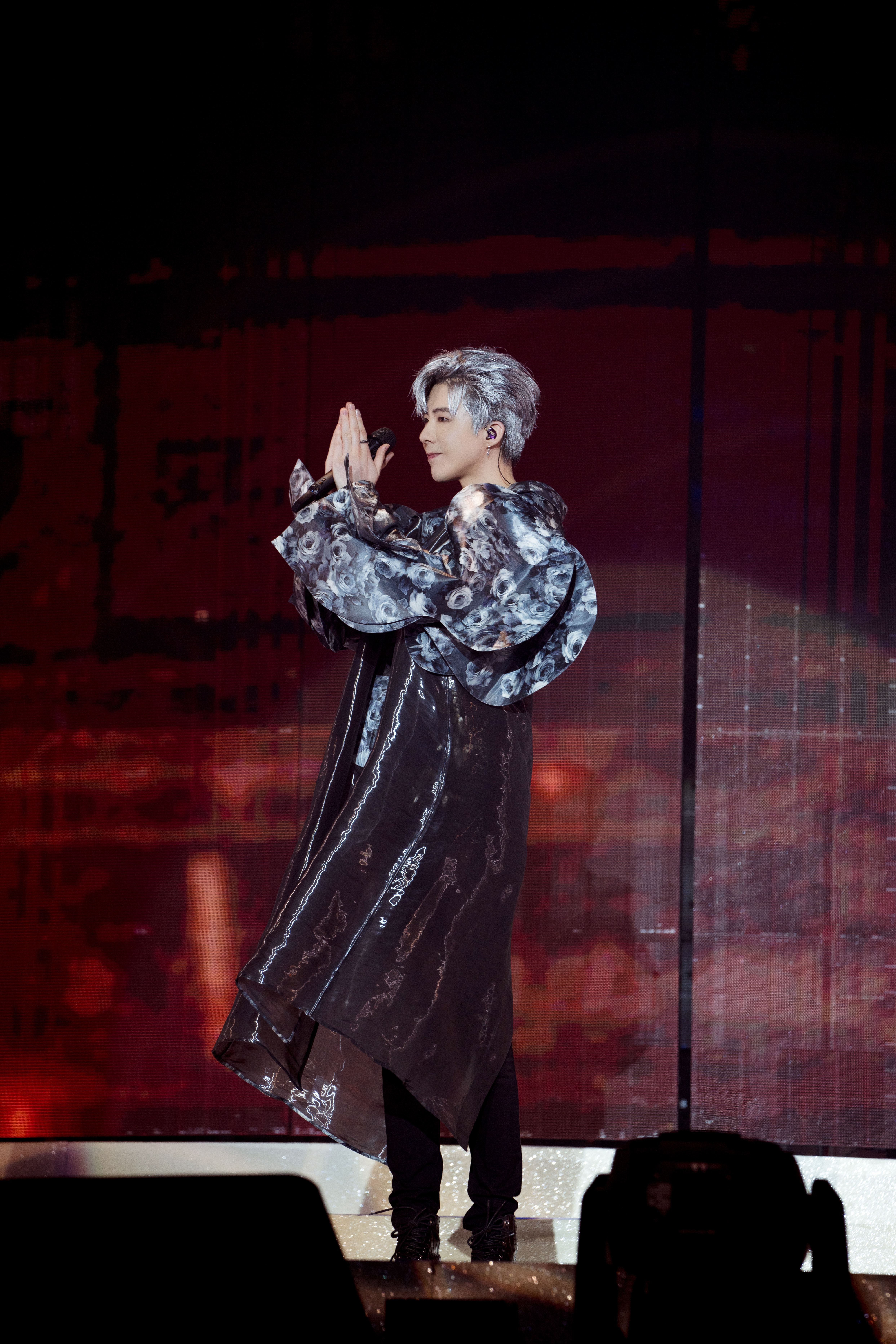 冷调银发，一身矜贵，满目星光。2019TMEA