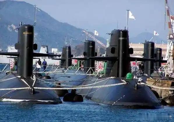 日本妄图把导弹瞄准中国军舰据央视报道，近日，日本防卫省发布其“岛屿防卫用新型反舰