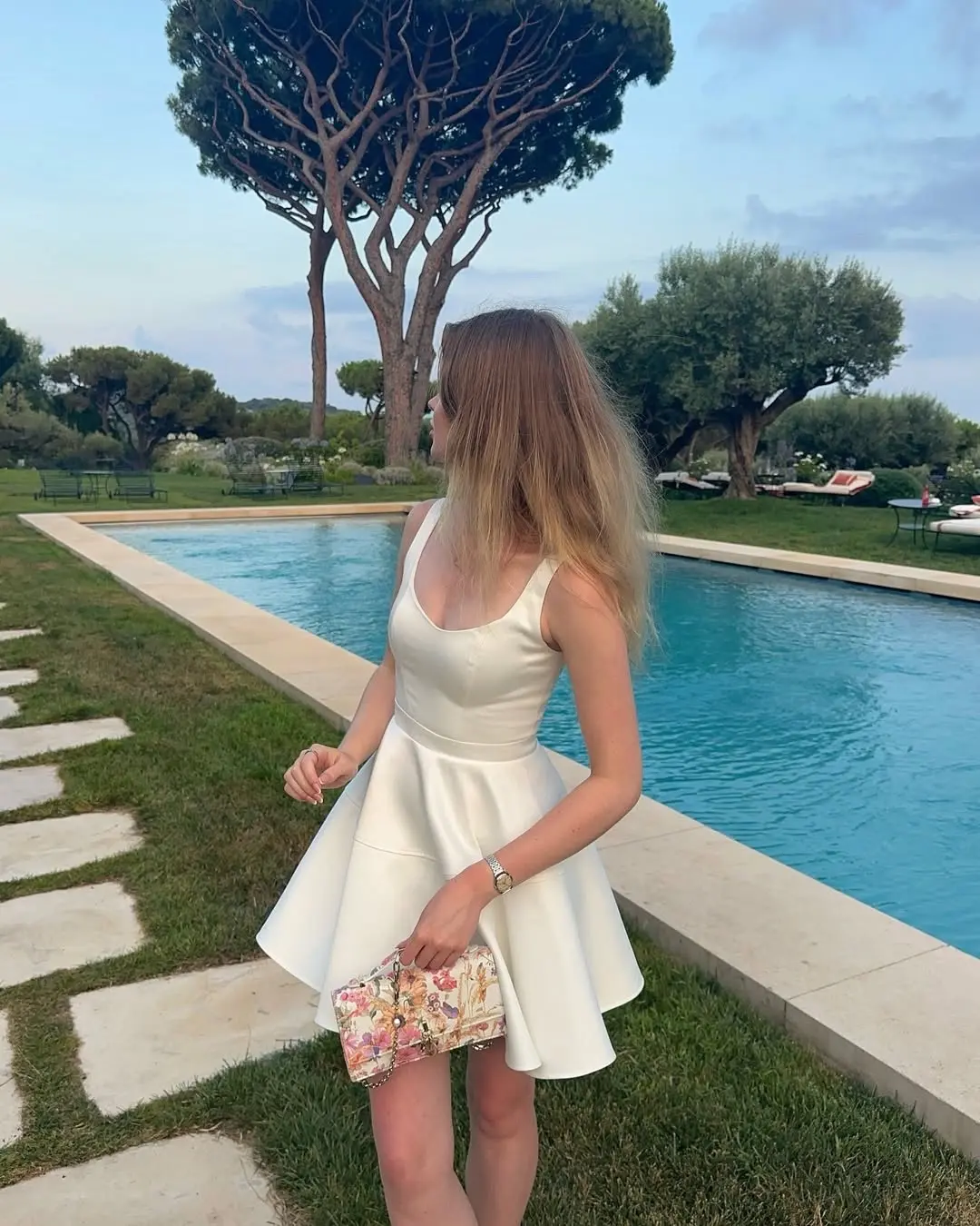 被路人问爆的夏日度假ootd 夏天该有的样子 法式浪漫 度假穿搭 海边拍照