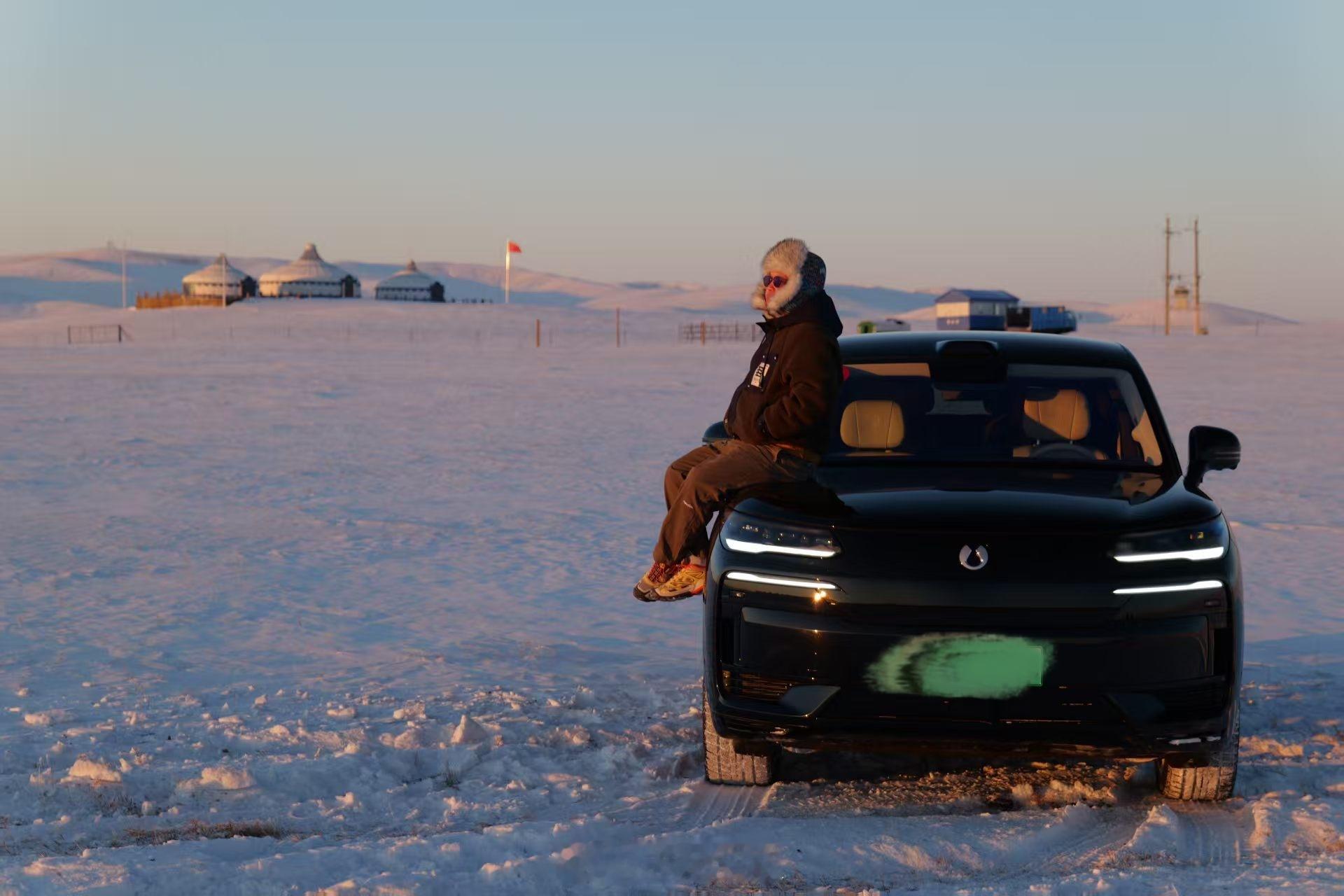 冬天的快乐是冰雪给的说的没错！冬天的快乐是冰雪给的。一到雪季，南方小土豆就按捺不