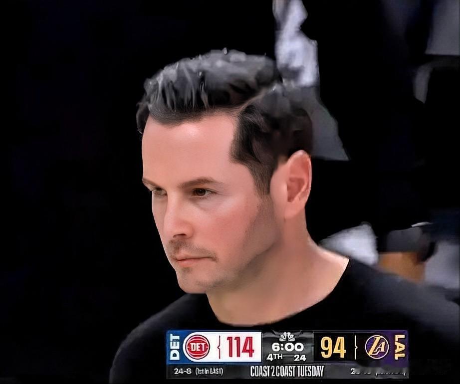 雷迪克气的脸都青了！

在今日湖人对阵活塞的末节比赛中，活塞打出一波18-6，还