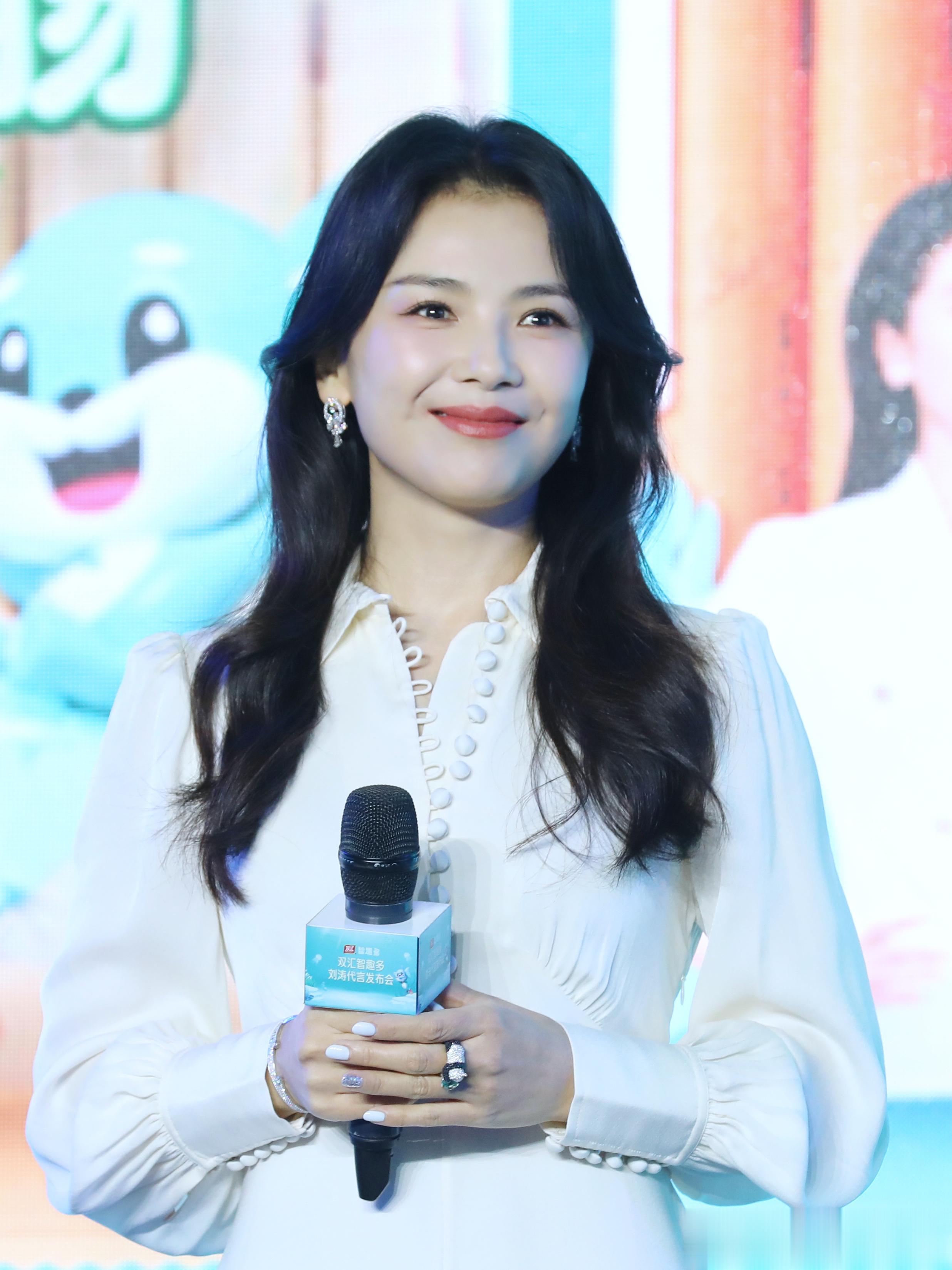  再见面，你依旧如诗、如画、如那璀璨星河般明亮耀眼，沁人心脾～ ​​​