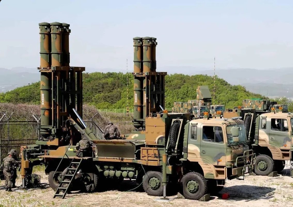中东国家争相购买韩国防空导弹🔹韩国自主研发的中程地对空导弹“天弓”，拦截并摧毁