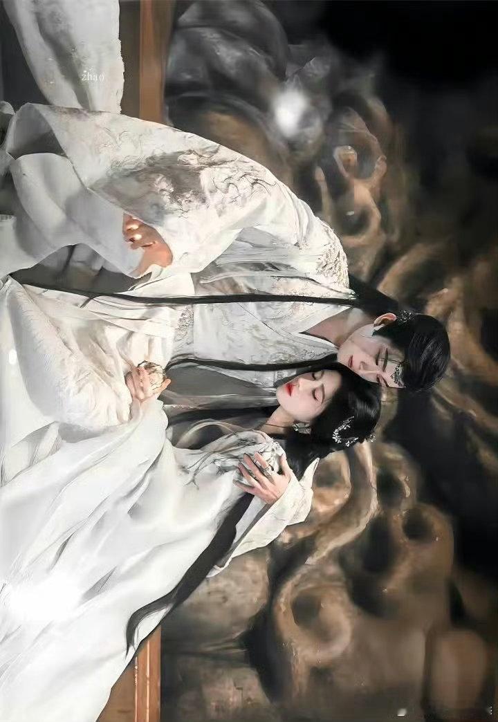 露芜衣寄灵互送定情信物那她就是我一个人的月亮 “那她就是我一个人的月亮”——这句