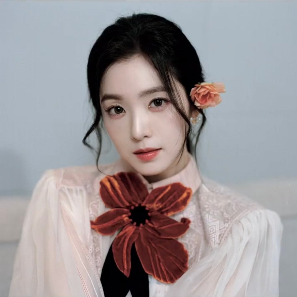 我真的想知道这俩小女孩每天都在拍什么，要不然就是匪夷所思的构图，要不然就是难以理