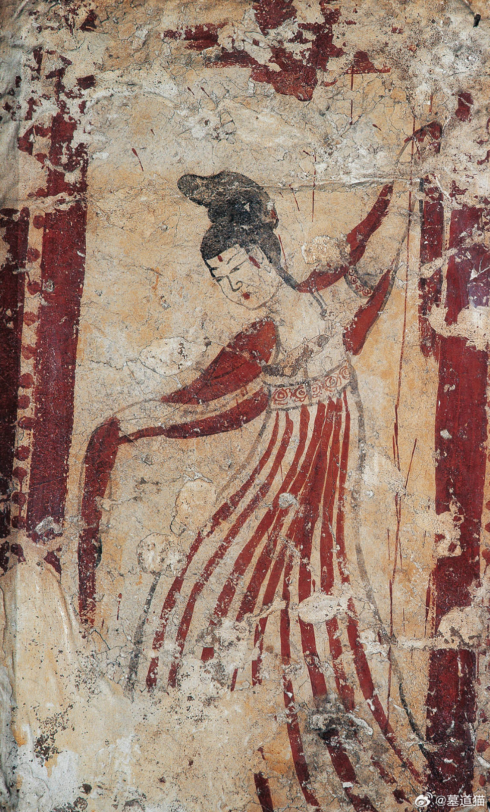红衣舞女壁画，1957年陕西省长安县郭杜镇执失奉节墓出土 