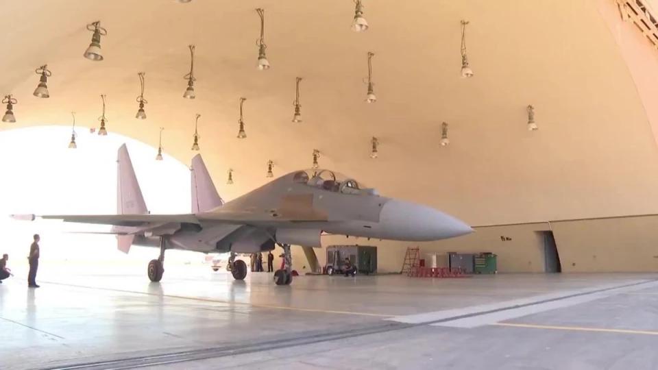 一边空袭报复，一边联合练兵！美军空袭伊朗的同一天，中国战机飞向埃及。

美军空袭