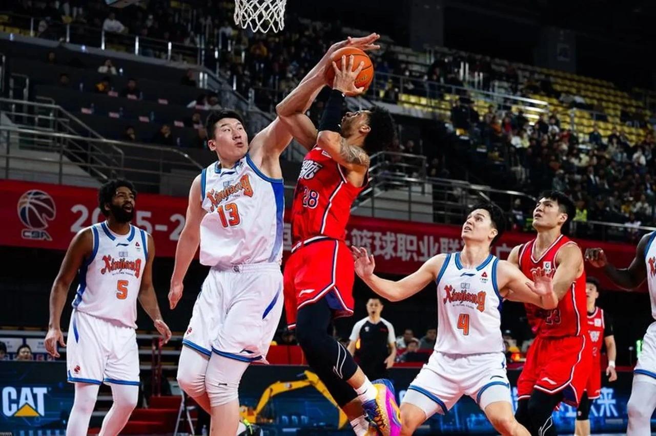 球队在CBA常规赛第一阶段排名已经全部出炉了，不出所料，卫冕冠军广厦队高居第一，