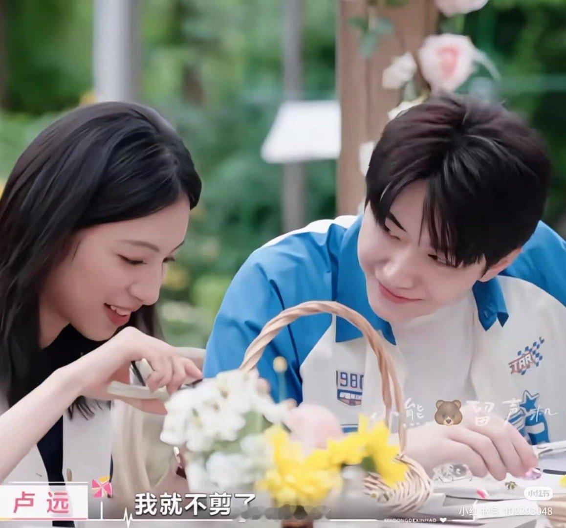 心动的信号[超话]  完全婉拒了隔壁 嘻嘻为什么不带护目镜？怕你听不到说话。为什