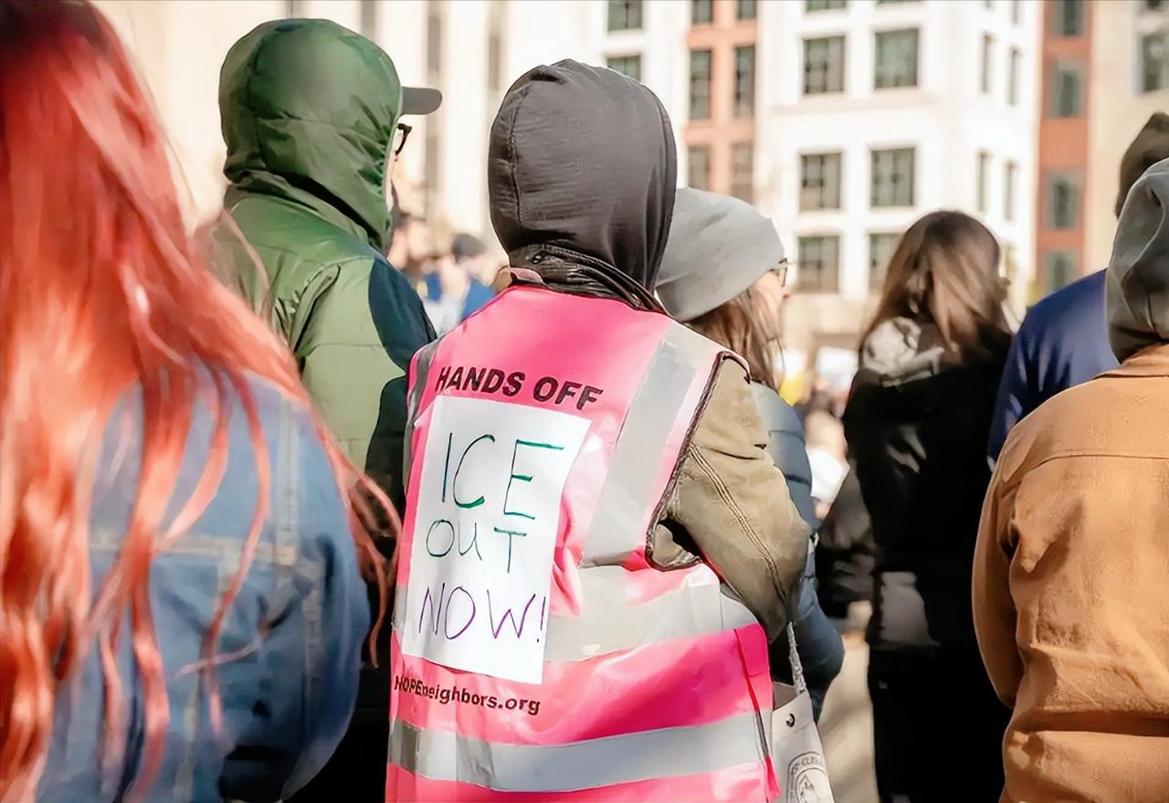 这可是美媒自己爆出的大瓜，号称“人权灯塔”的美国居然藏着这么一处人间地狱，日均一