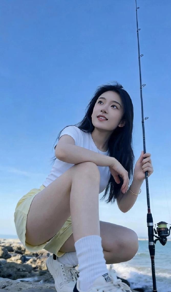 时尚穿搭之美少女美照分享吊鱼的装备重要吗？