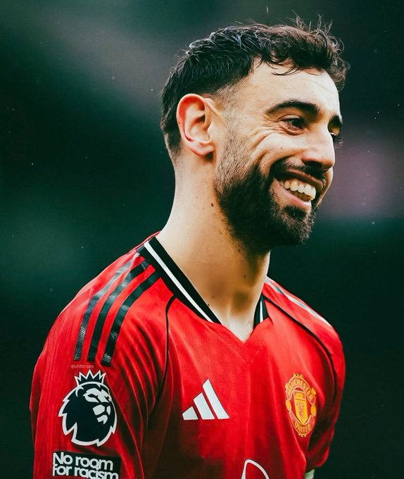 卡里克：布鲁诺·费尔南德斯已经证明自己是年度最佳球员评选的有力竞争者，我非常希望