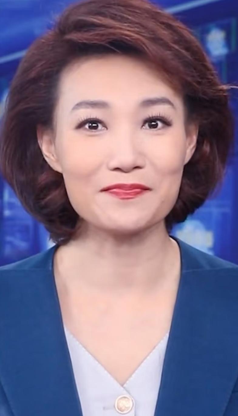 一看吓一跳
李梓萌，都快50岁了，是不是快退休了？
她竟然是77年生人，不过名人