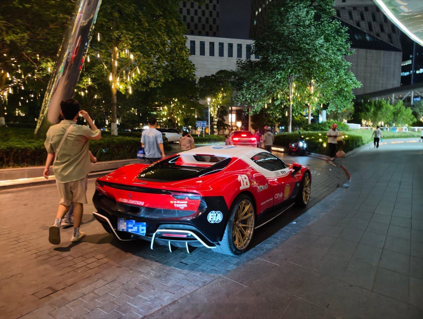 杭州遍地豪车，果然不假！ 杭州·杭州来福士中心