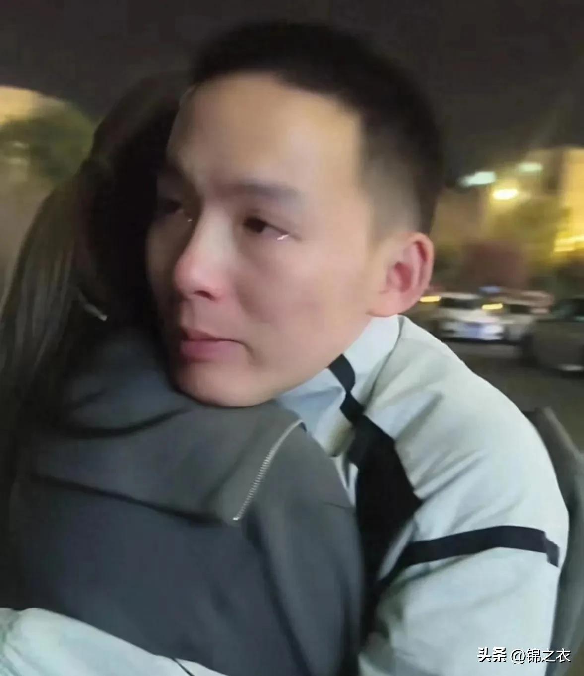 谢浩南只有自己努力学业，才能改变命运，远离他爸爸，因为他爸爸没安好心。

毕竟抛