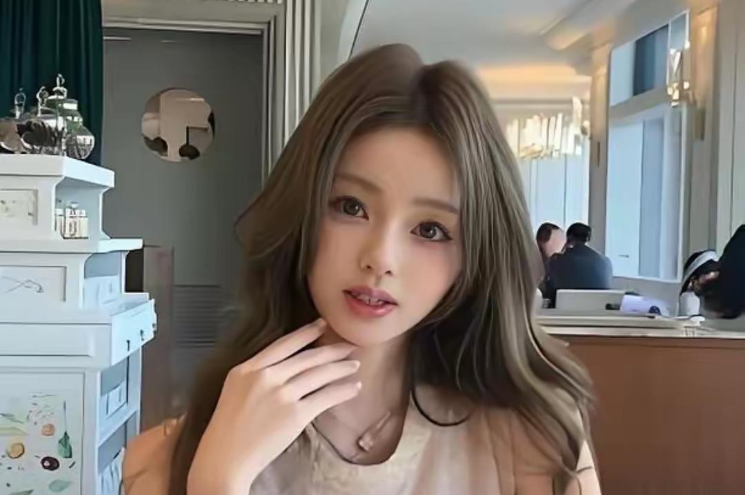 王思聪这次不太一样。

情人节卡片上那句老婆我永远爱你，笔迹工整得不像随手写的。