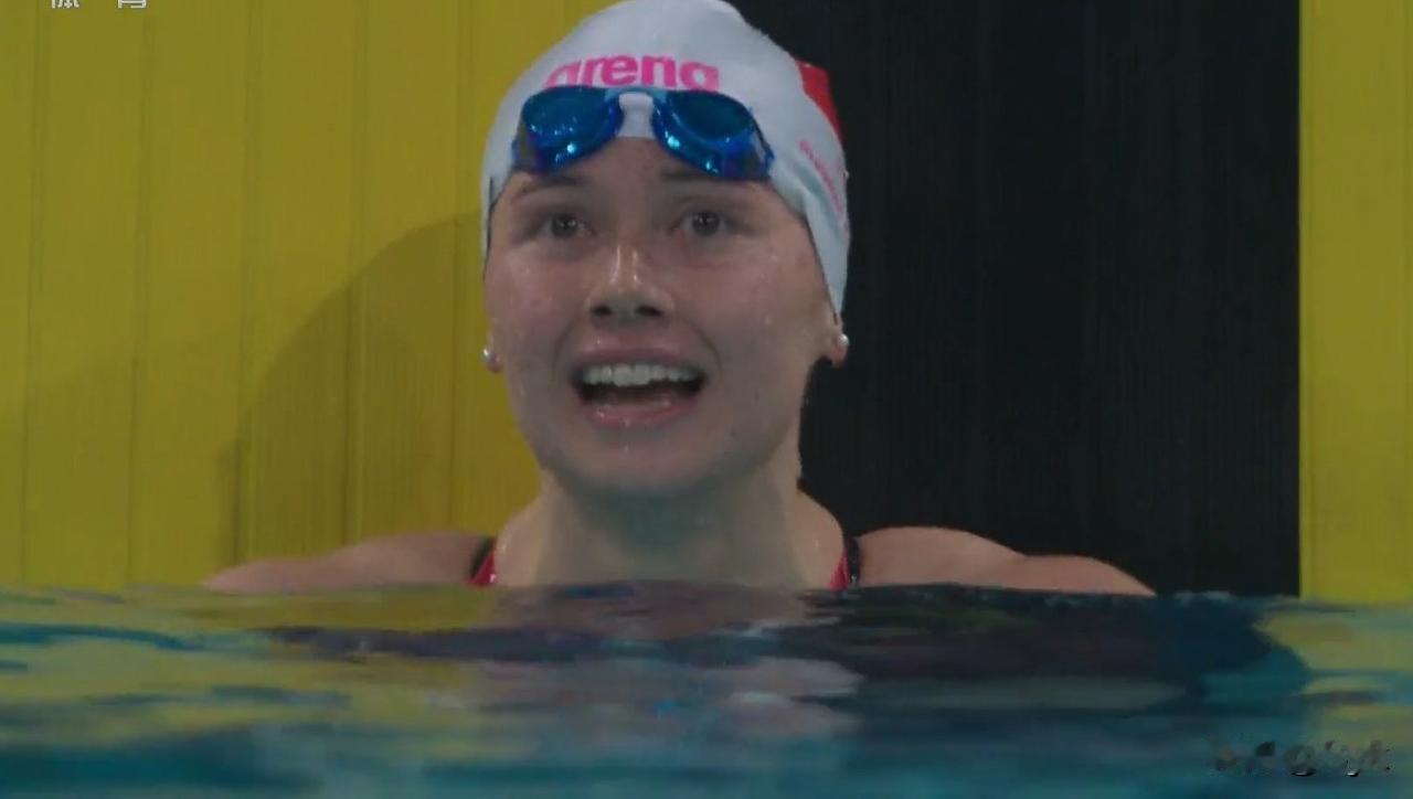 全运会女子200米自由泳决赛太刺激了！
香港队何诗蓓直接在这个项目里“杀疯了”，