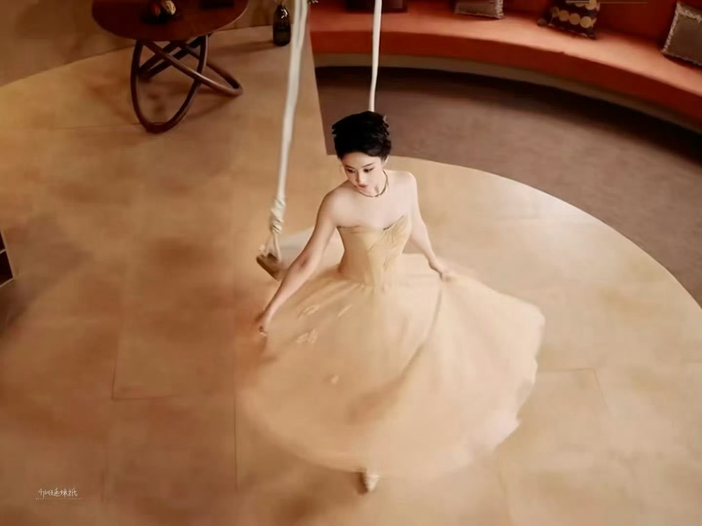 德芙🍫拍的刘亦菲，美萌美萌的，mini的茜茜公主太可爱了