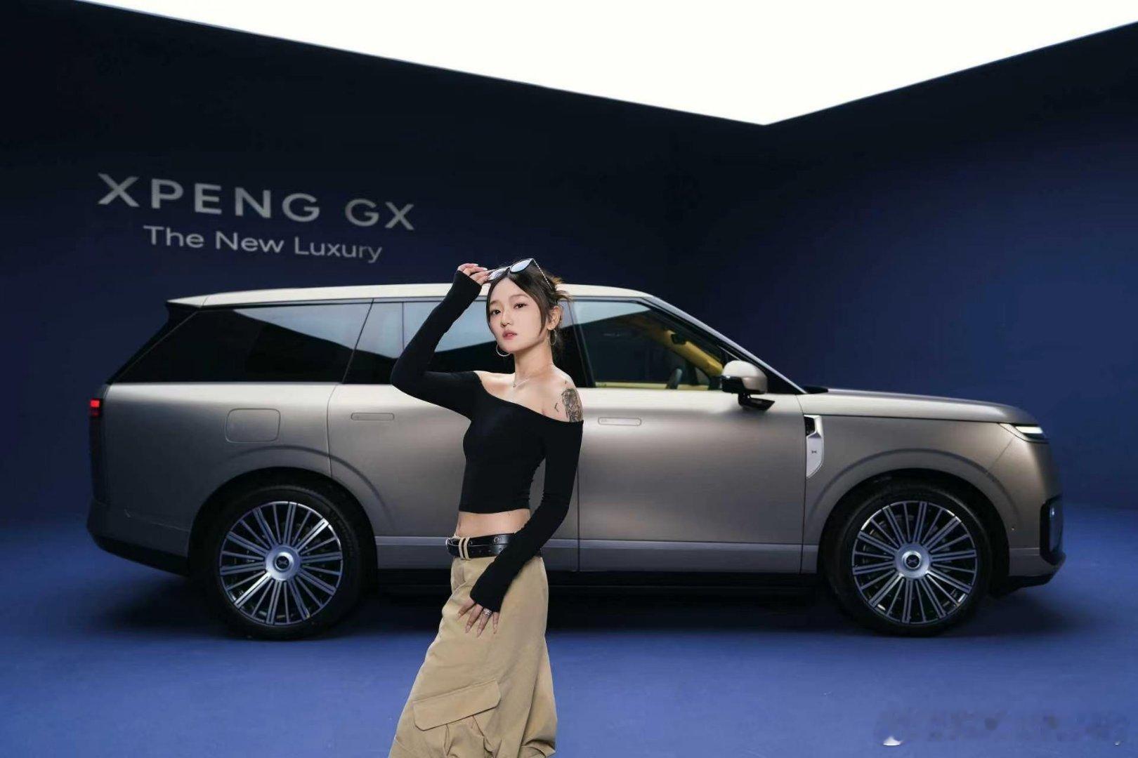 好看是真好看尊贵是真尊贵美女是真的多我想打增高针不知道我站在车前是什么感觉 哈哈