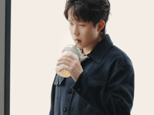 王楚钦Nespresso奈斯品牌大使﻿奈斯[吃馕] ​​​