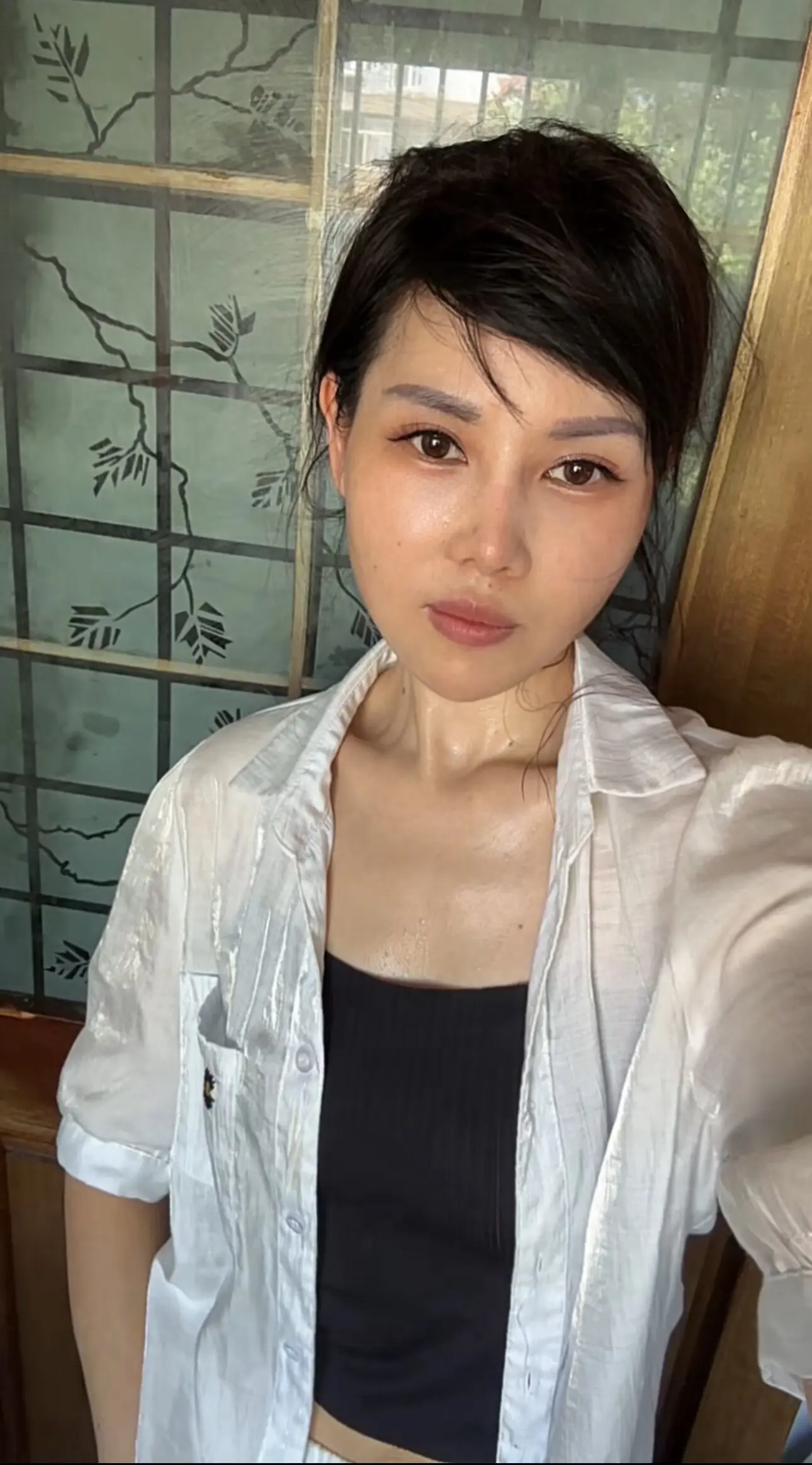 今天给爸爸打电话，发现他手机停机了，立马给他充了100话费。电话接通后...