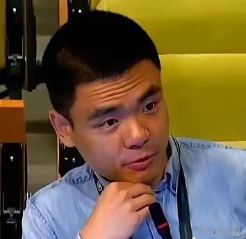 中国记者徐德智在联合国会场站起来，只问了日本代表两个问题。谁炸的日本？为什么炸？