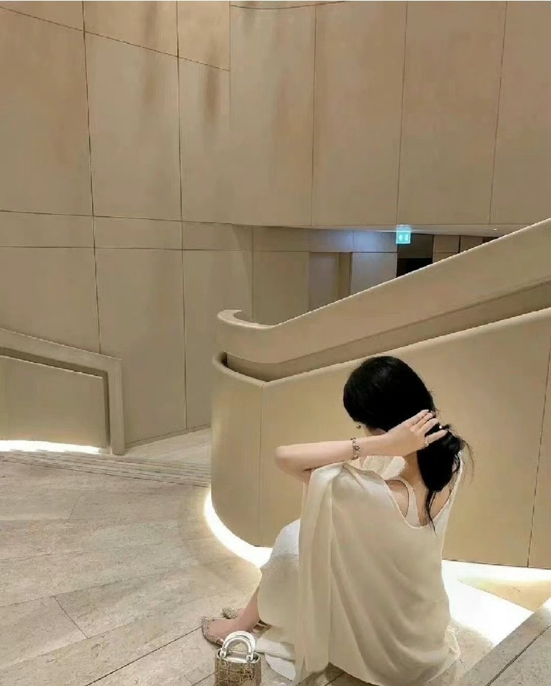 就算你是朵难养的花 对你用心的人依然会把你养的很好 . ​​​