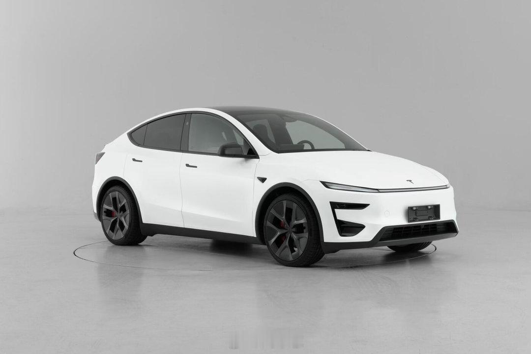 特斯拉Model YP登陆工信部，四驱467kW，用LG三元锂电池，这轮毂好帅特