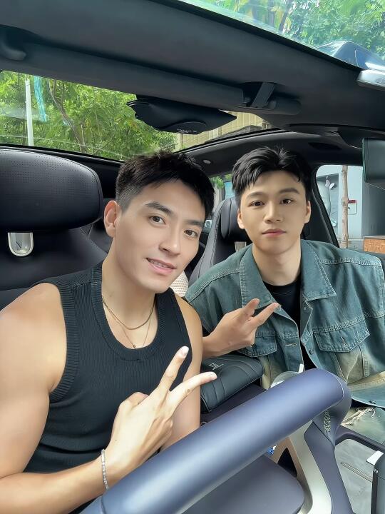 我的小塔🚗迎来了第5️⃣位乘客！（双胞胎弟弟）