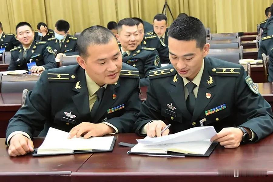 当兵“笔杆子”与“枪杆子”孰重孰轻？哪个方面素质过硬在部队更易成才和发展？

在