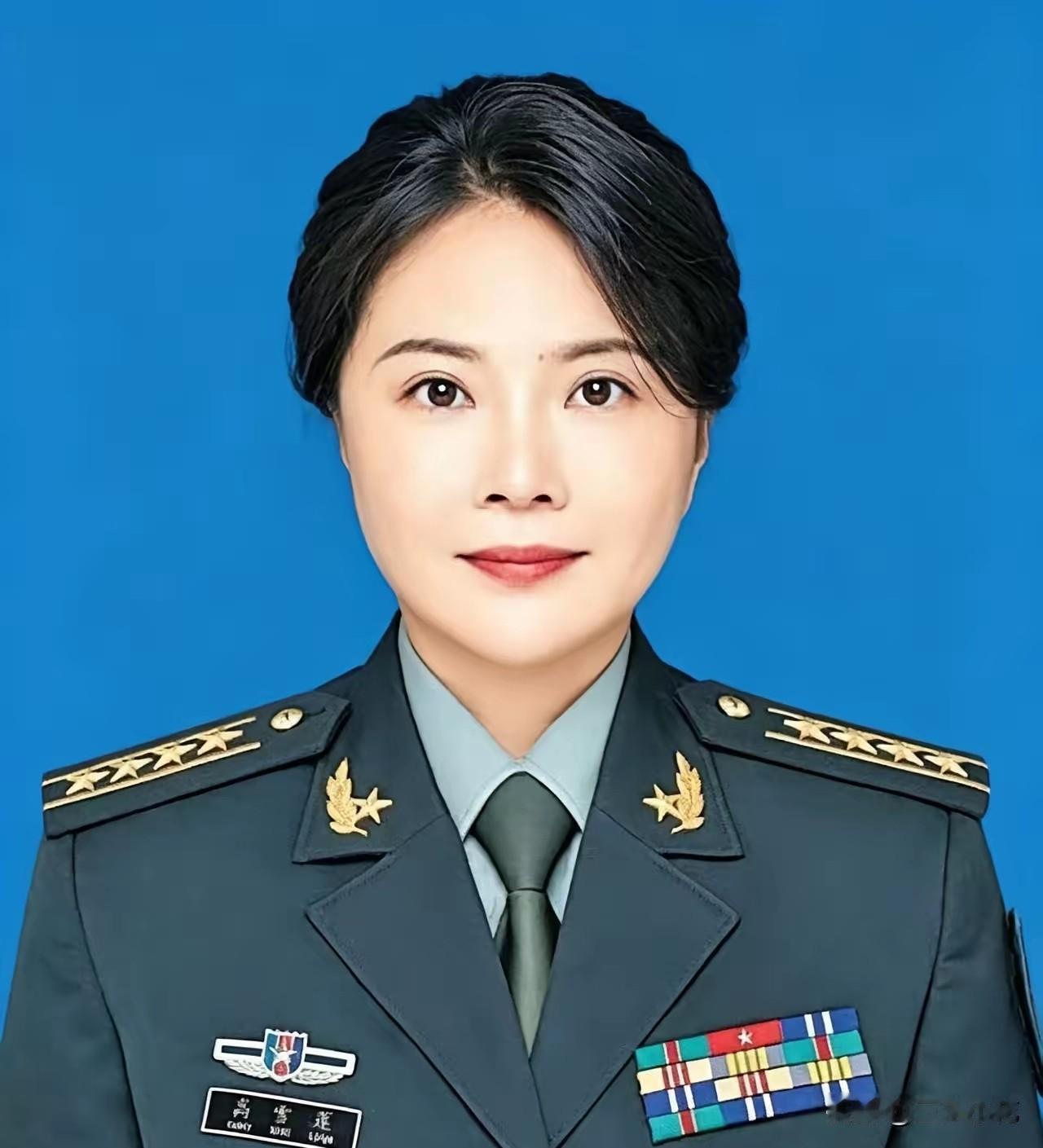 高雪莲，女，汉族，1976年10月出生，1996年7月入伍，1997年11月入党