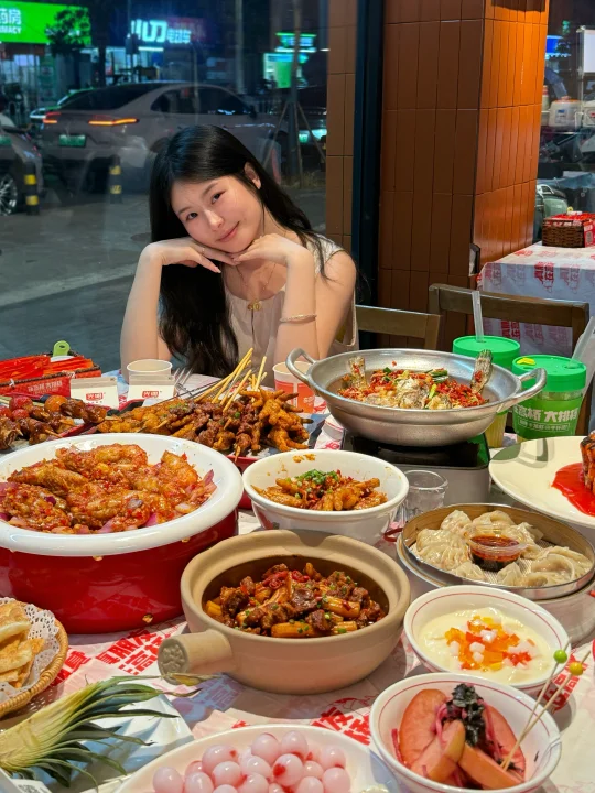 不在别处！！在高桥！藏着一家排队王饭店
