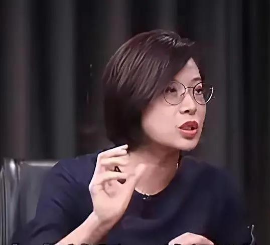 一个天天吃肉的，却对天天喝汤的说，汤有多香。从北大教授张丹丹的"自由就职福利″说