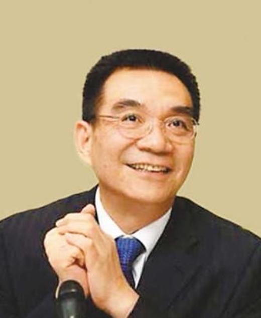 1979年金门连长林正义冒死泅渡海峡回到大陆，妻子受审只说了一句话：我的丈夫说了