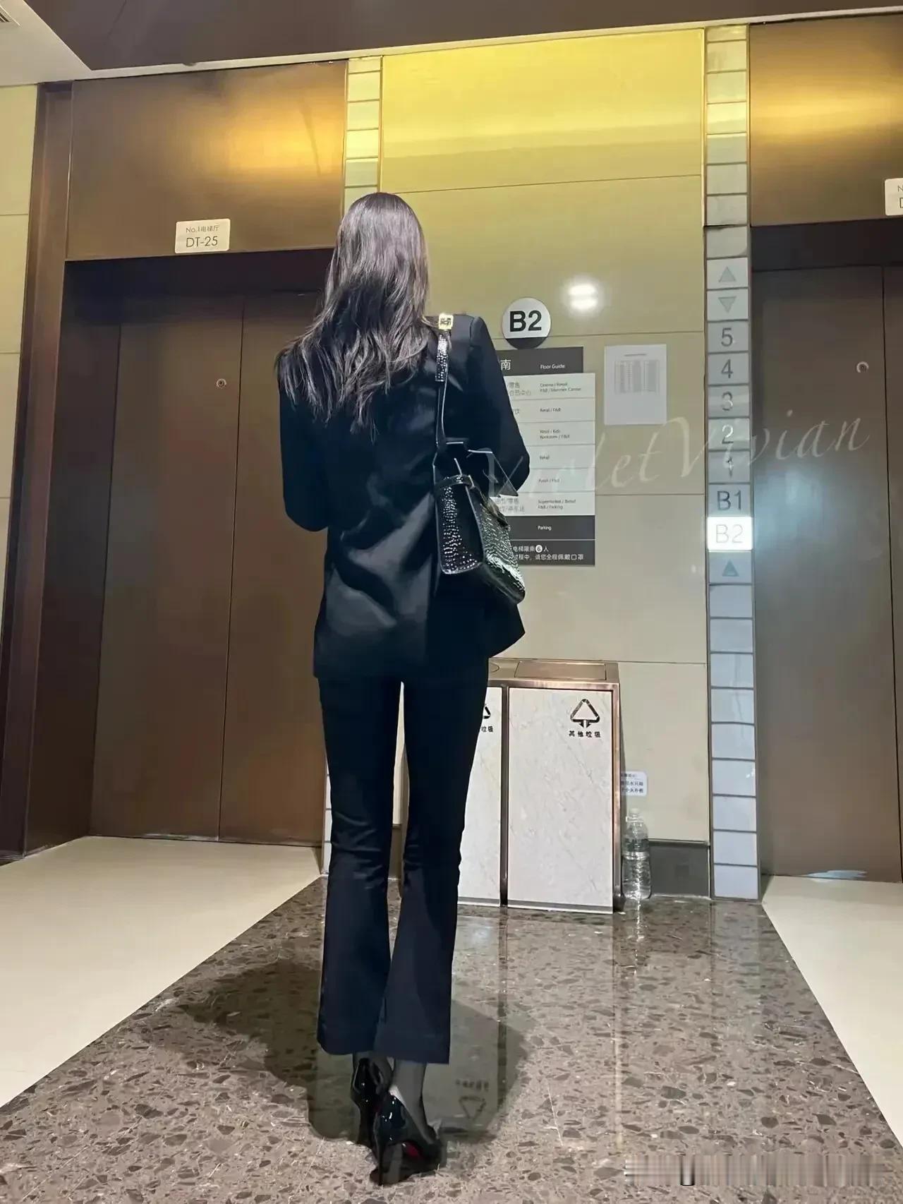 #女光棍不结婚不生娃,是喜还是忧?#

女性选择不结婚不生育，即所谓的“女光棍”
