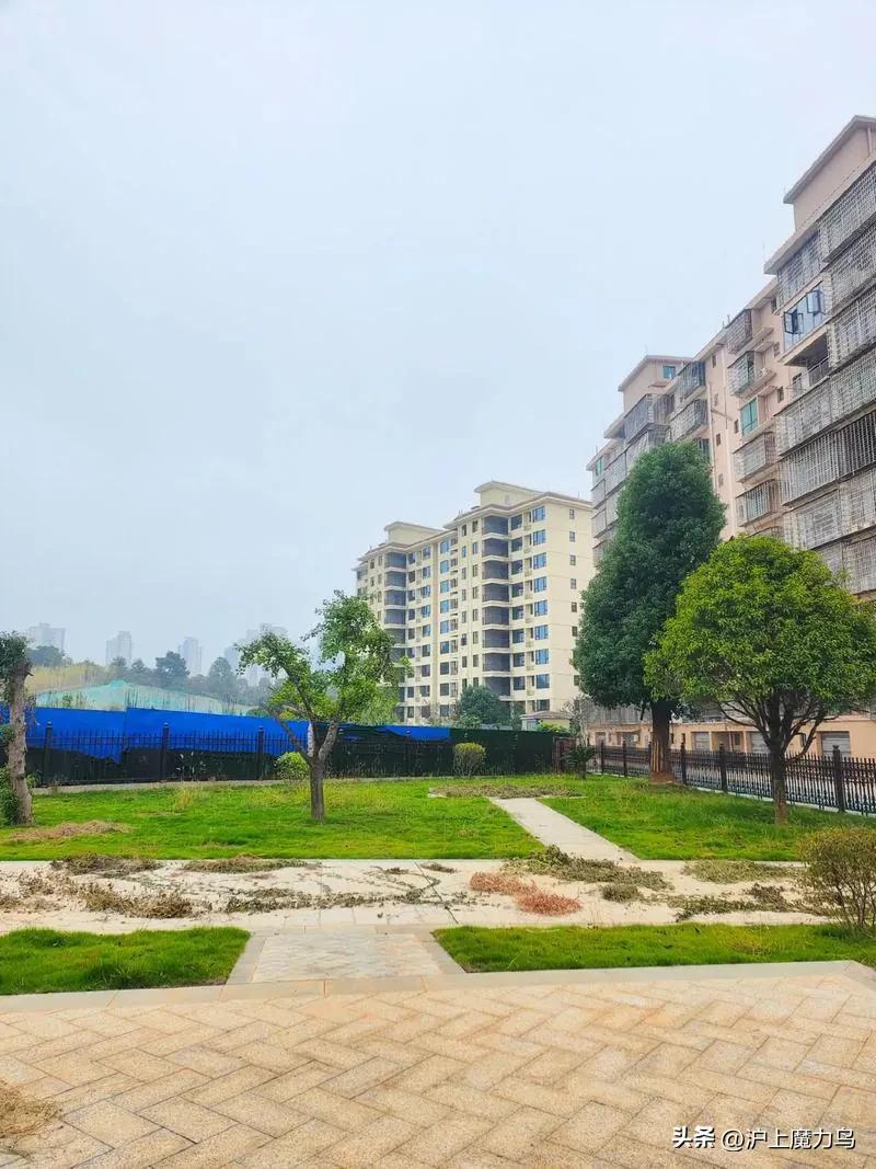 不要老是用日本房价与上海房价比较。
       当年日本的房价比上海高多了，也